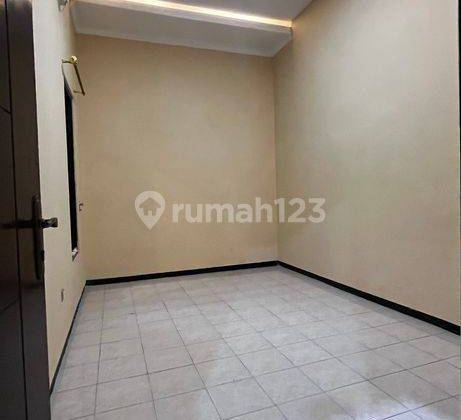 Rumah Asri di Palm Spring Regency Jambangan Surabaya 15