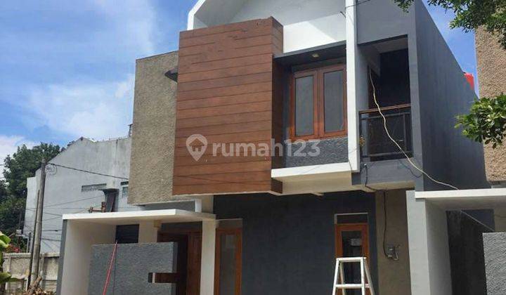 Rumah 2 Lantai Sudah SHM di Bawah 2m di Jagakarsa, Jaksel