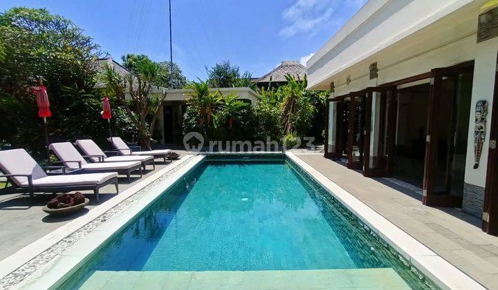 Dijual Villa Cantik Dengan Taman Besar Yang Indah, Jarak Jalan Kaki Ke Pantai Padang Galak, Sanur 1