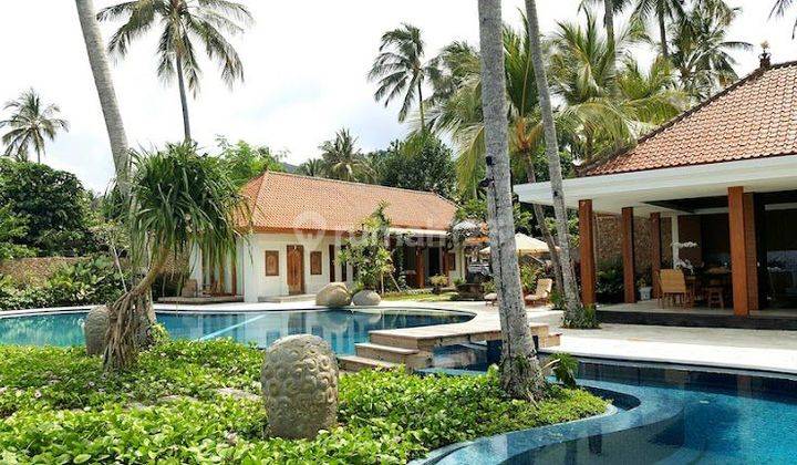 LUXURY VILLA IN CANDIDASA  1