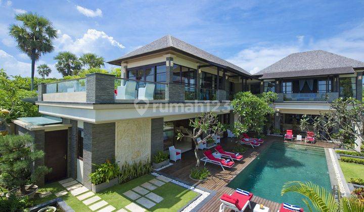 RARE VILLA ON SEMINYAK BEACH 1