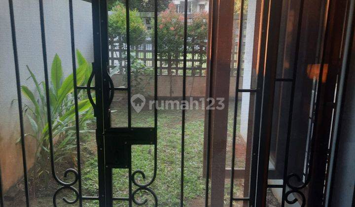 Rumah bagus di Menteng bintaro SHM 2