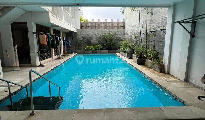 Rumah Ada Kolam Renang di Bangka Raya, Jaksel 1