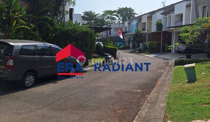 Dijual Rumah Siap Huni di Emerald Town House, Bintaro 2