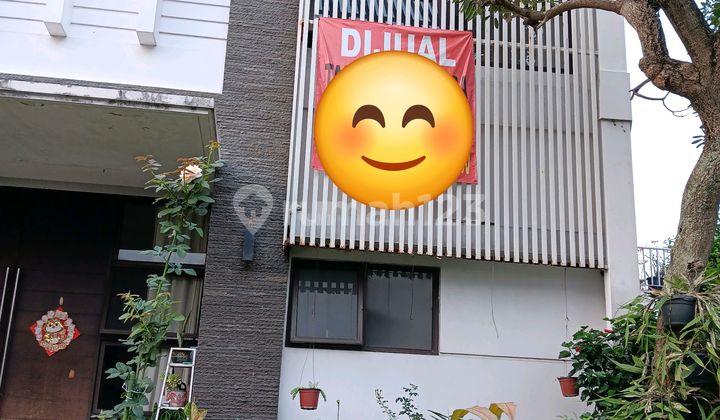 Rmh Hoek Dgn.taman.luas di Alam Sutera Thp.awal SHM