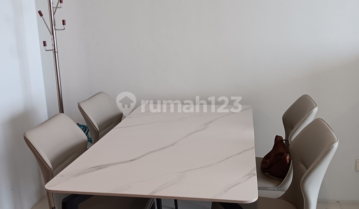 Rent Lexington Apartment. Low Floor Furnished. Good Condition. 2