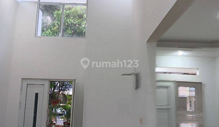 Rmh Cntiek 1 1/2 Lntai Serba Putih Sdh Renovasi 2