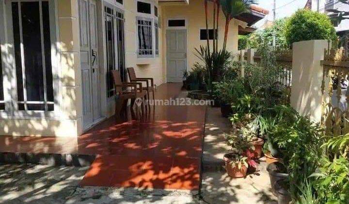 Rumah Hook 2 Lantai Di Larangan Indah Tangerang 1