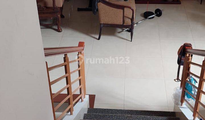 Rumah 2 Lantai di Komplek Metro Permata Jkt Barat 2