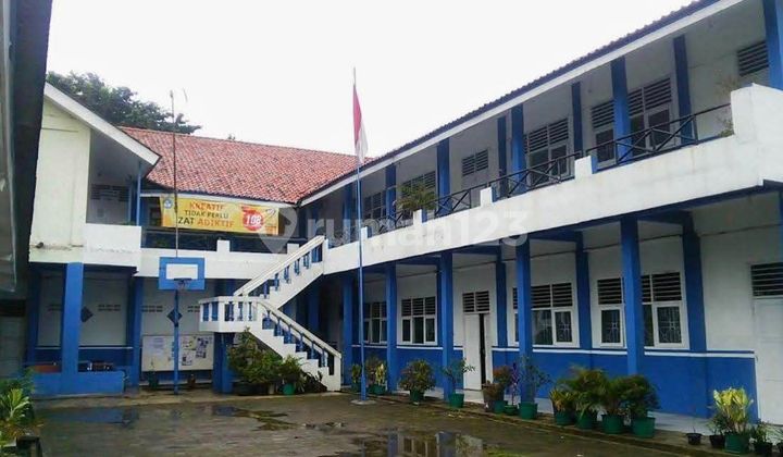 Gedung Sekolah Aktif Di Jl. Raya Utama Cibinong Bogor