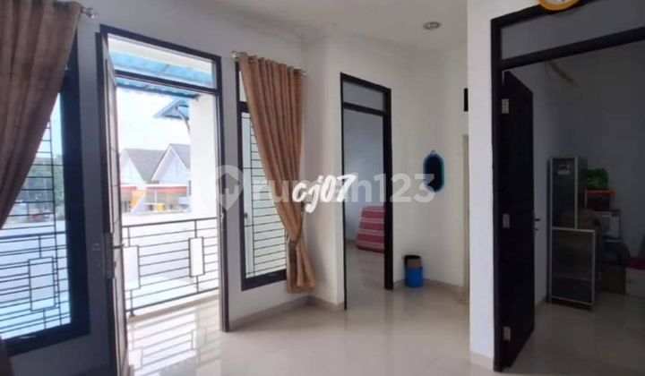 2-Story Hook House in Ciledug, Tangerang, Banten 2