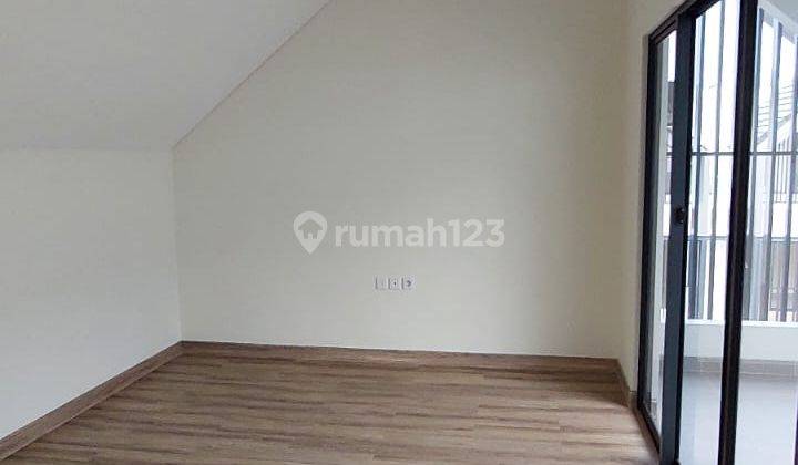 Di Sewakan Rumah 3 Lantai di Gading Serpong, Tangerang 2