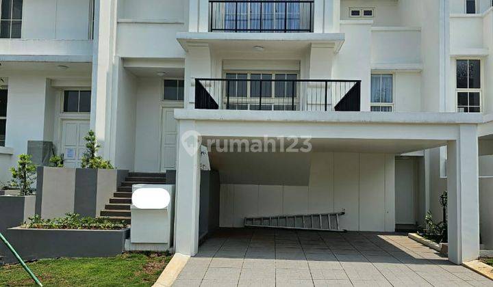 Rumah 2 Lantai di Summarecon Bogor, Golf View 1