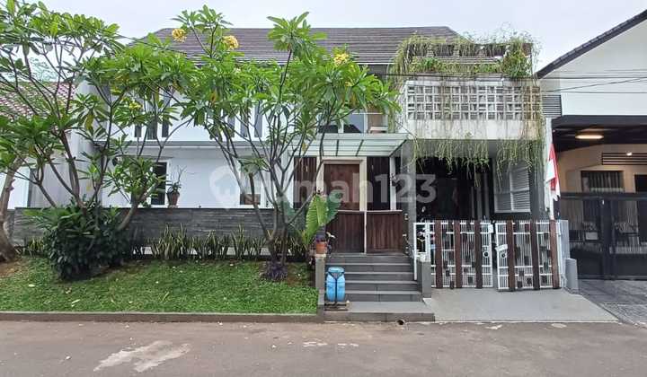 Rumah Semi Furnished hadap Selatan di Bintaro