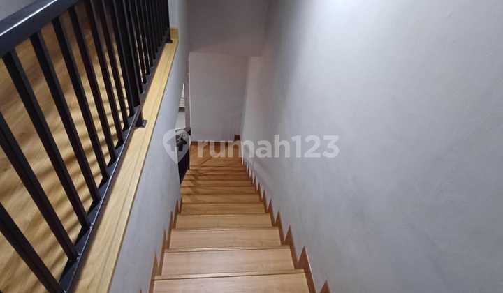 Rumah Full Furnished bagus dengan attic room di Cluster Z Living, Grand Wisata 2