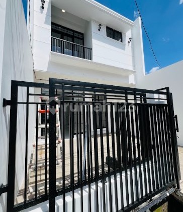 Classic Minimalist Design House Kencana Loka BSD - good building