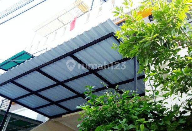 Dijual Rumah 3 Lantai di Duri Kepa Jakarta Barat 1