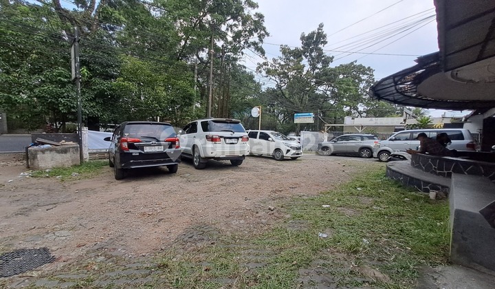 Strategic Main Road Supratman Commercial House in Central Bandung with SHM 2