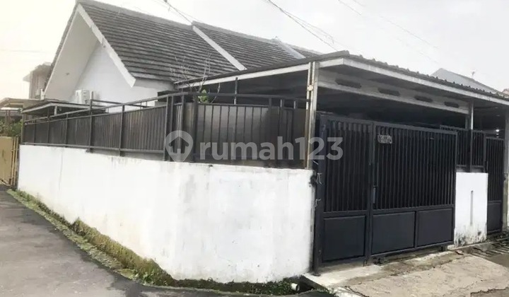 Affordable House in Cisaranten Arcamanik Ready to Occupy, Hook Position with SHM 2