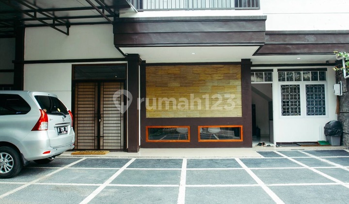 Rumah Mewah Strategis Full Furnished Sayap Setiabudi SHM 2