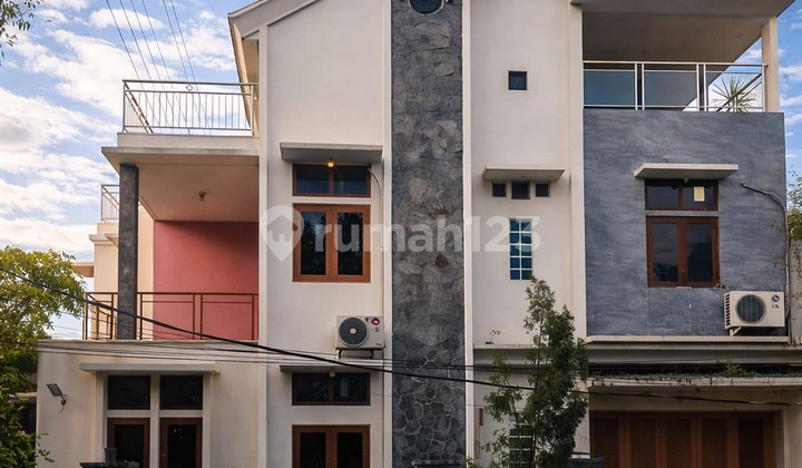 Luxury House in Batununggal Ready to Occupy, Cheap, Rarely Available with SHM. 2