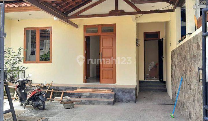 Dijual Rumah Taman Surya, 2 + 1 Kt, 2 +1 Km, 1 1/2 Lantai 2