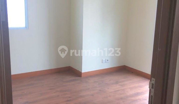 For Sale Puri Orchard Apartment Semi Furnished, Area 50, 2 Bedrooms 2 Bathrooms, Equipped with 2 ACs, Water Heater, Single Bed, Wooden Wardrobe, Strategic Location Jorr, Soetta Airport. 2