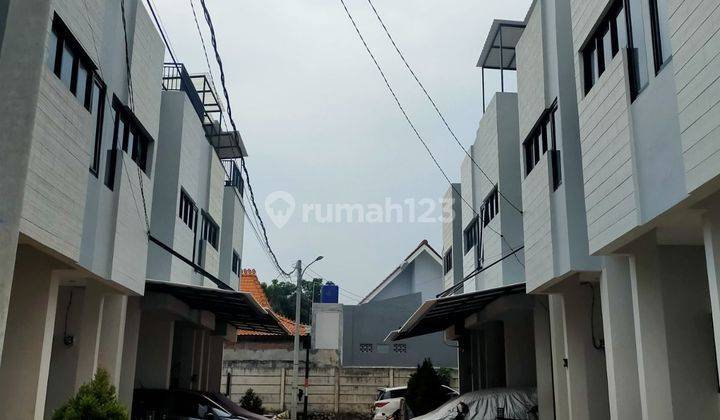 Rumah baru dalam cluster di pinang ranti halim jakarta timur 2