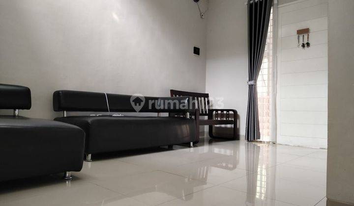 Rumah Semi Furnished Dalam Cluster Jual Cepat Dekat Bintaro 2