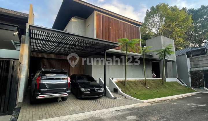 Rumah Dengan Private Pool Dalam Cluster Di Bintaro Jaya Sektor 9