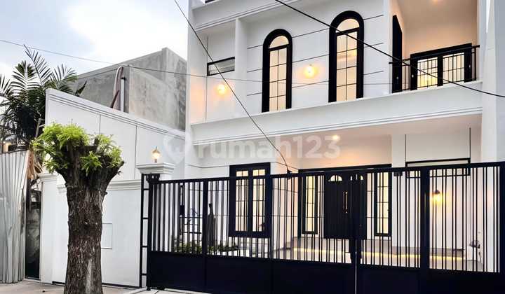 New House with Open Space Concept in Nusa Loka BSD