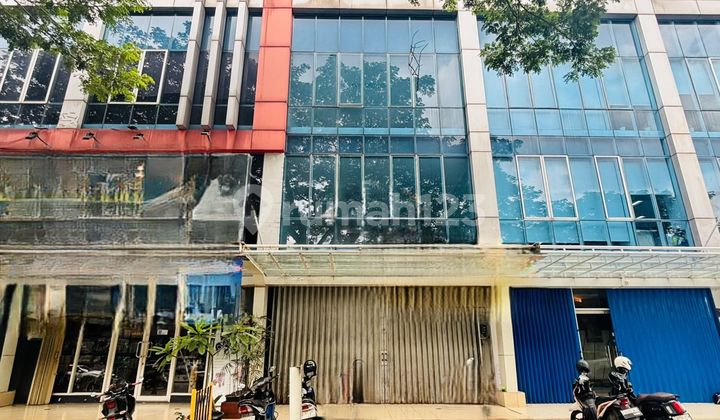 Jual dan Sewa Ruko Aktif 3 Lantai Posisi Strategis di Sektor 7 Bintaro Jual dan Sewa Ruko Aktif 3 Lantai Posisi Strategis di Sektor 7 Bintaro