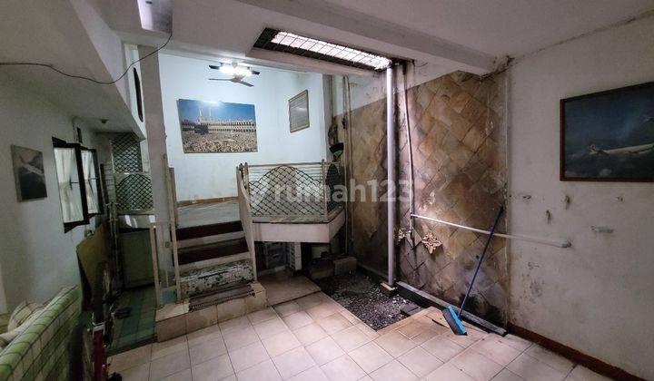 Rumah Lama Terawat Dekat Dengan Kampus Stan di Sektor 5 Bintaro 2