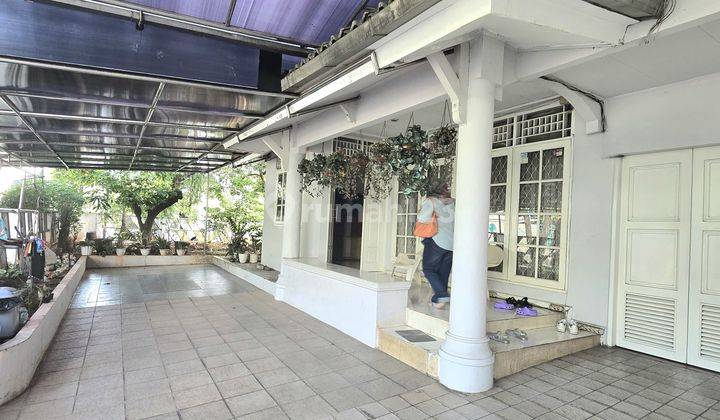 Rumah Lokasi Strategis Cocok Untuk Tempat Usaha di Bintaro 1