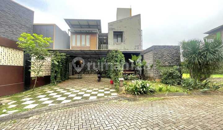 Rumah Konsep Industrial 2 Lantai Posisi Hook di Sektor 9 Bintaro 2