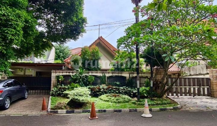 Rumah Asri Terawat Lokasi Premium di Menteng Jakarta Pusat