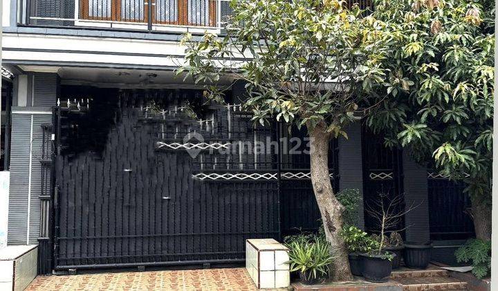 Rumah 2 Lantai Siap Huni Dalam Komplek di Depok  1