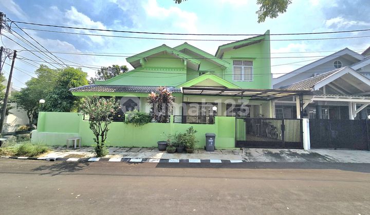 Hook House Near Toll Access In Bintaro Jaya Sector 9