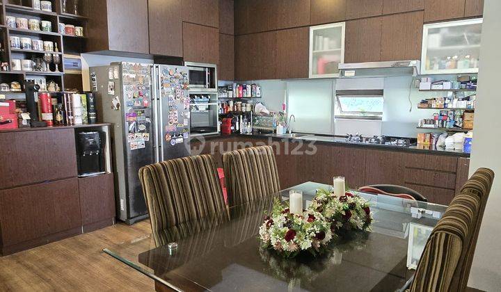 Rumah Cantik 3 Lantai Siap Huni Dalam Cluter di BSD 2