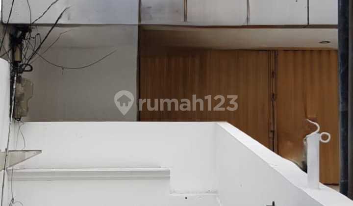 Quick Sale 3-Story Shop House Strategically Located in Kebayoran Baru 2