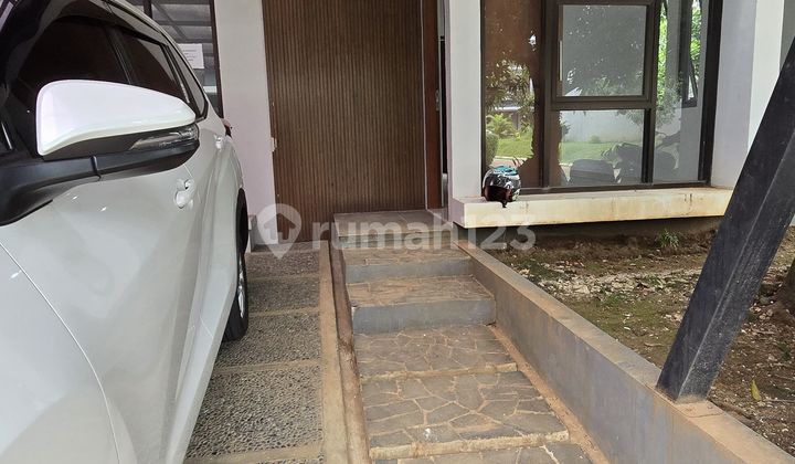 Ready-to-Occupy Hook House in a Cluster in Cinere 2
