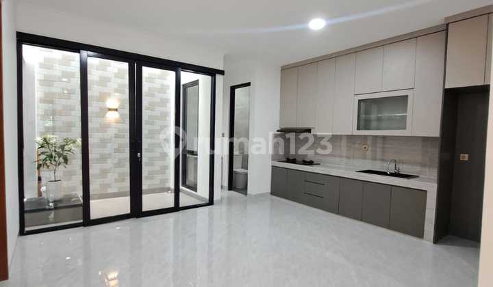 Rumah Siap Huni Hadap Selatan Dekat Tol di Graha Raya Bintaro 2