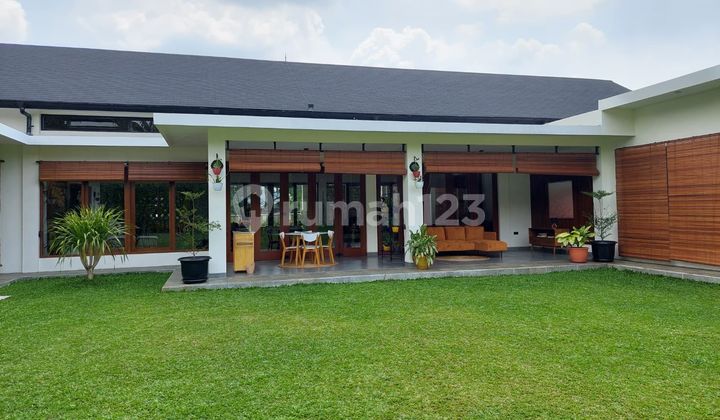 Rumah Cantik Full Furnished dengan Halaman Luas di Bogor 2