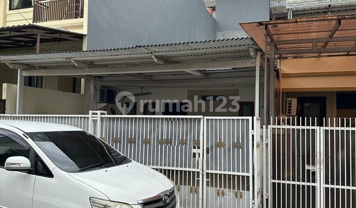 Standard 1.5-story livable house near MKG Kelapa Gading Standard 1.5-story livable house near MKG Kelapa Gading