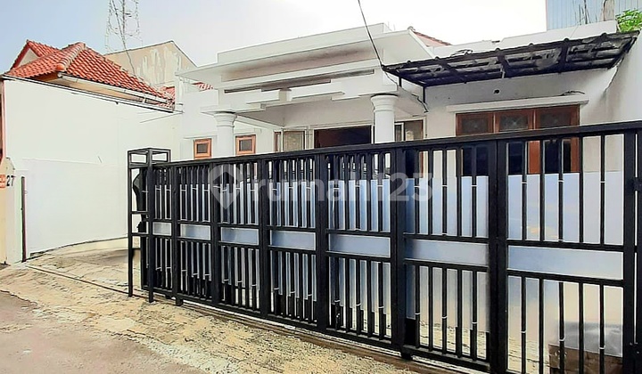 Rumah Di Jagakarsa Cocok Untuk Usaha Atau Kantor Atau Hunian Rumah Di Jagakarsa Cocok Untuk Usaha Atau Kantor Atau Hunian