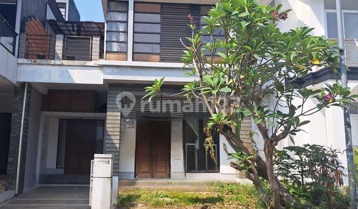 Rumah Terawat Siap Huni Ada Taman Depan Dalam Cluster Di Bintaro