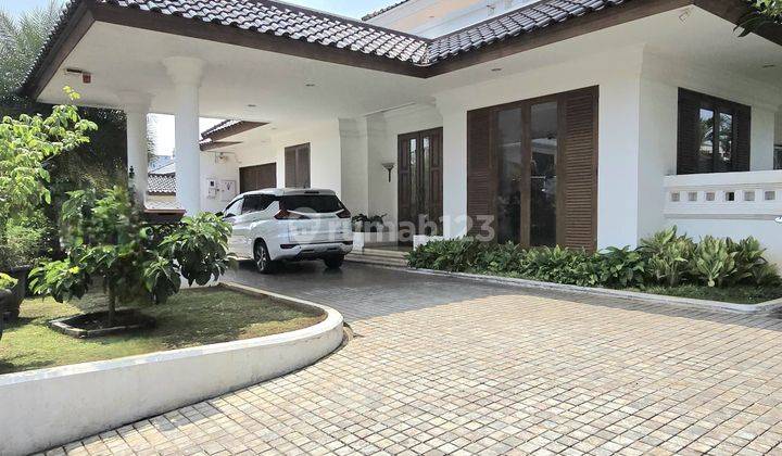 Rumah Pojok Dengan Kolam Renang Dalam Cluster Di Kemang Jaksel 2