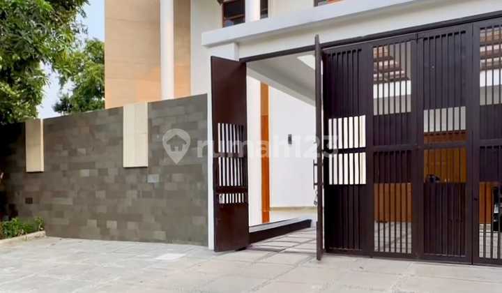 Rumah Baru 3 Lt Hoek Ada Lift And Private Pool Di Kebayoran Baru