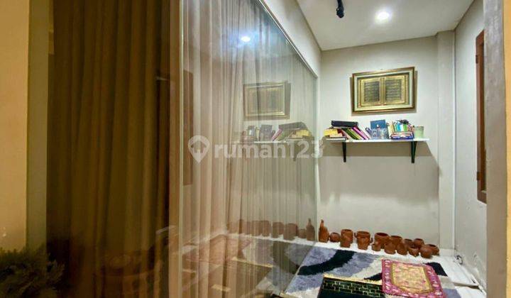 Rumah Hook 2 Lantai Furnished di Terogong Jaksel Dekat PIM 2