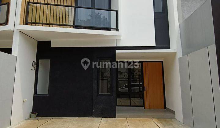 Rumah 2 Lantai Siap Huni  Di Bintaro Sektor 1 - Jakarta Selatan  1